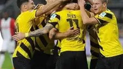 《F1学院探秘：深度解析与一级方程式的关联》（人民日报·体育瞬间）